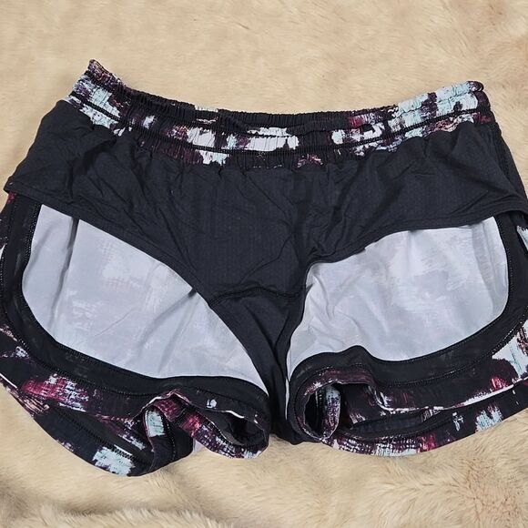 LULULEMON ATHLETICA MAKE A MOVE BLACK FLORAL SHORTS, SIZE 8 - Picture 10 of 10